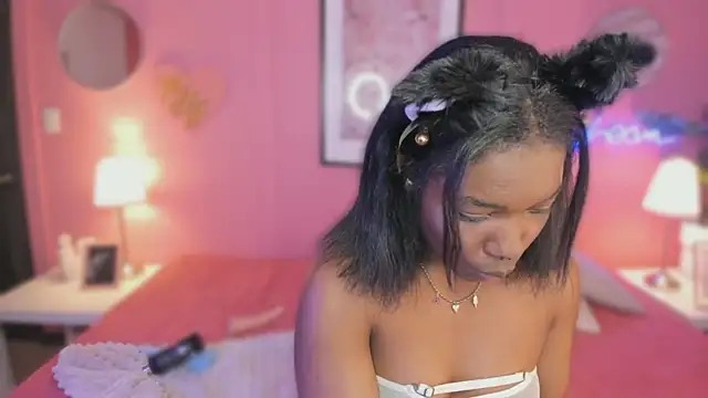 Snapshot of Annia_DH chatting on September 19, 8:41 pm Annia DH online show from September 19, 8:41 pm