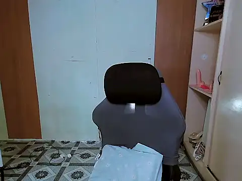 YourNikkieXxx online show from March 29, 10:53 pm