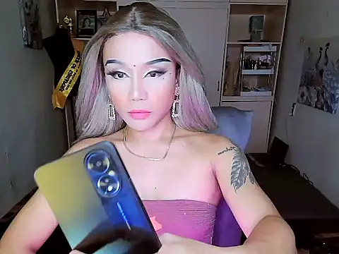 YourNikkieXxx online show from October 20, 3:37 pm