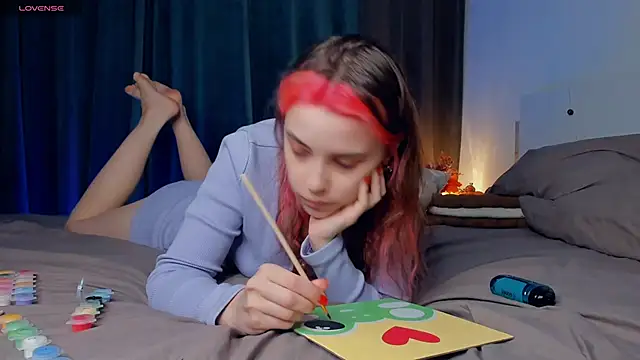 VedaSchulz online show from December 4, 7:25 pm