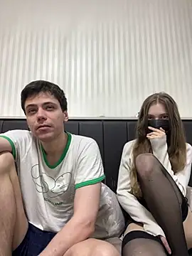lovburger online show from May 1, 3:15 pm