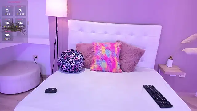 KendraChavez  online show from September 16, 8:39 pm