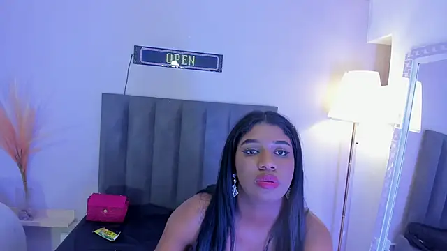 KendraChavez  online show from February 3, 9:29 pm