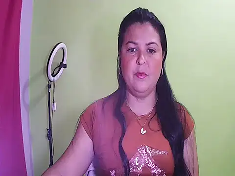 anapaulaa online show from November 4, 9:31 pm