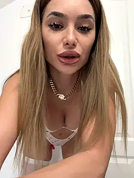 Snapshot of KaseyQuinn_ chatting on October 10, 9:25 am KaseyQuinn online show from October 10, 9:25 am