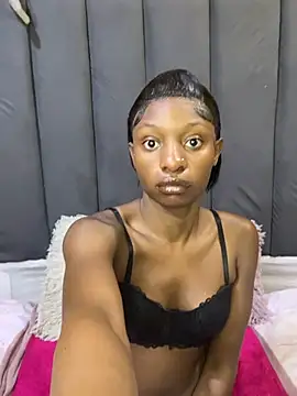 LonelyQueenxx25 online show from July 3, 11:00 pm