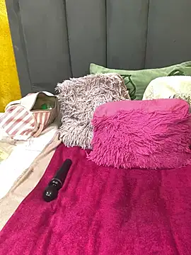 LonelyQueenxx25 online show from July 4, 11:11 pm