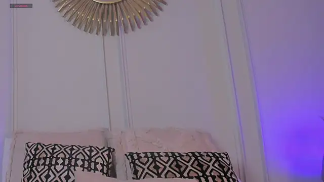 CharlotteBrownn  online show from June 29, 11:15 pm