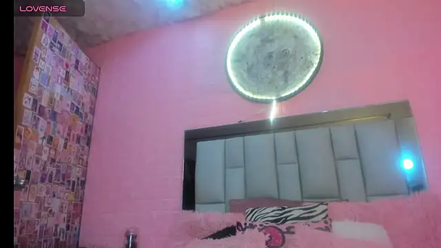 Nicole Rosales online show from May 2, 6:11 pm