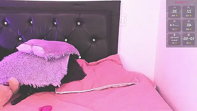 samiacooper25 online show from January 8, 7:34 am