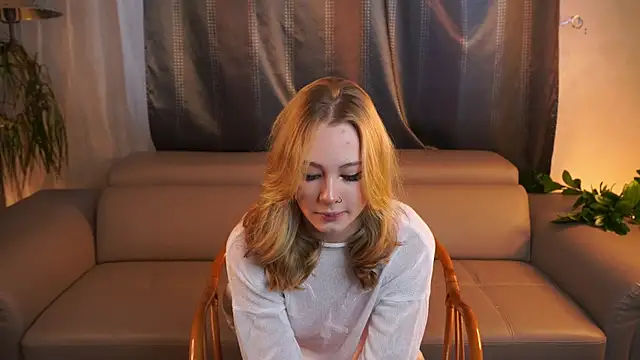 Snapshot of CherishViggiani chatting on October 21, 3:32 am CherishViggiani online show from October 21, 3:32 am