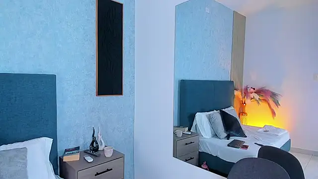 Laura Ivy online show from March 11, 1:25 pm