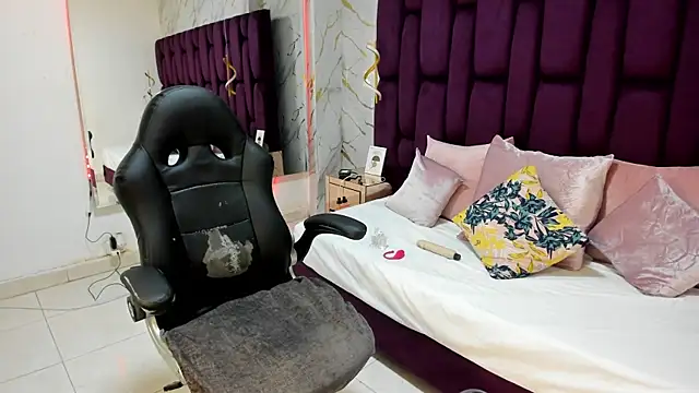 cloe spencerr online show from October 21, 5:28 pm