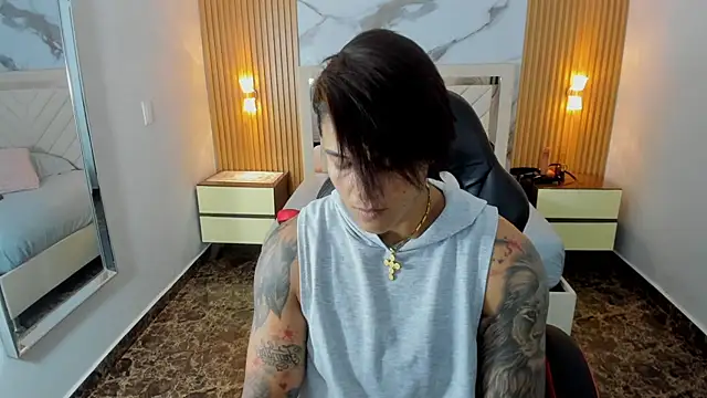 KAROLLJONES1 online show from July 22, 7:04 pm
