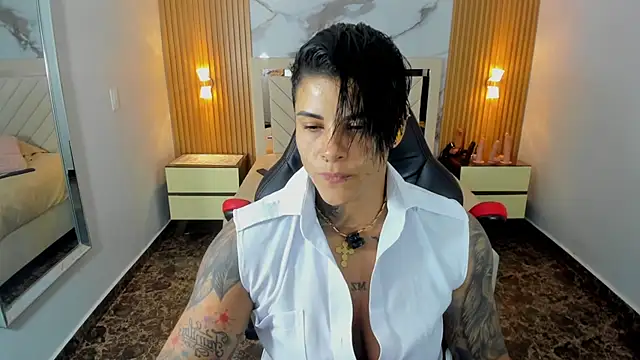 KAROLLJONES1 online show from July 17, 7:39 pm