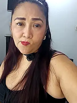 linda luna29 online show from May 3, 5:00 am