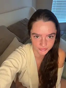Mollyloverxo online show from October 23, 2:23 pm