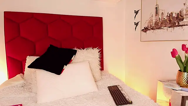 Alaia Snow online show from November 24, 9:06 pm