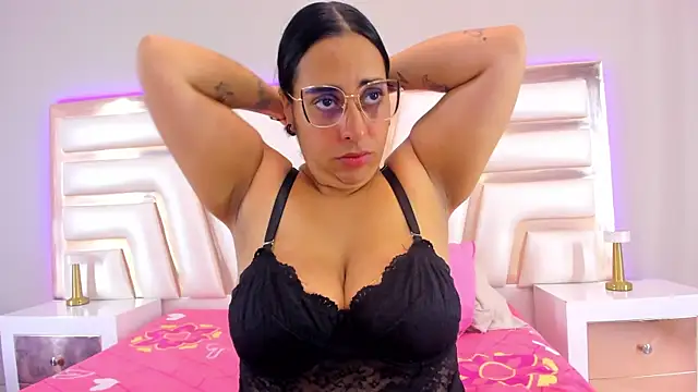 GeminisClark online show from August 6, 1:07 pm
