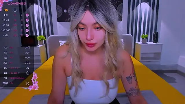 Emily Tylerr online show from March 13, 1:07 am