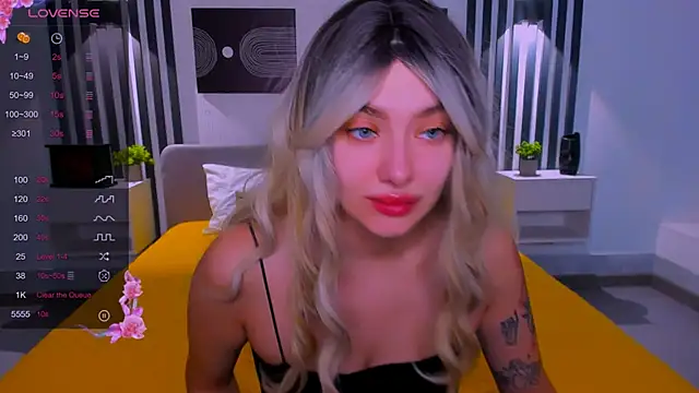 Emily Tylerr online show from March 15, 1:18 am