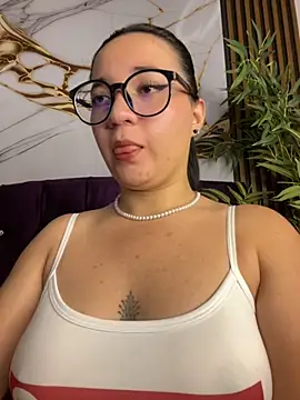 sara roy04  online show from September 20, 5:06 am