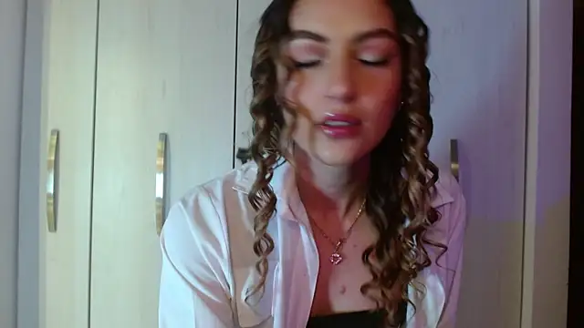 Ayleen m online show from May 28, 11:13 pm