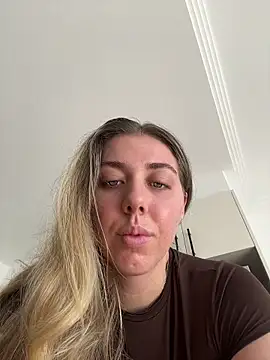 louiseberkeley online show from July 21, 1:17 am