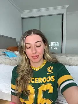 louiseberkeley online show from July 19, 1:52 am