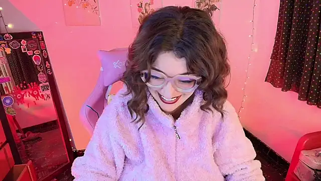 isaferrer06 online show from October 30, 4:15 am