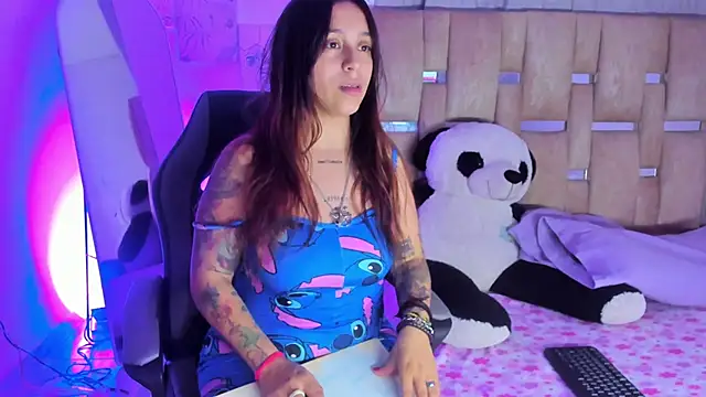 Snapshot of JulianaCarter chatting on October 16, 8:00 pm JulianaCarter online show from October 16, 8:00 pm