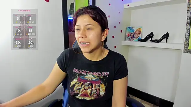Raven Rouge  online show from July 18, 1:24 pm