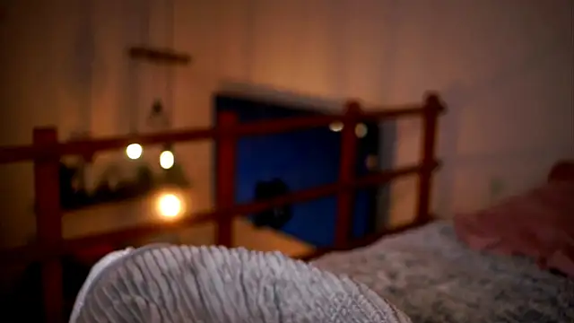 Emilyvanroessel online show from March 5, 6:26 pm