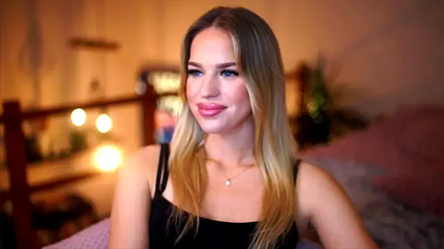 Emilyvanroessel online show from November 7, 5:18 pm