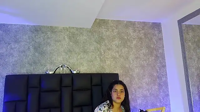 crystaldarliing online show from April 30, 8:57 pm