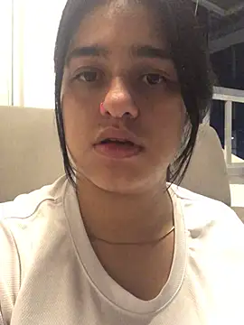 crystaldarliing online show from June 14, 2:24 am