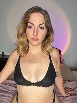 sexylittlefriend online show from March 15, 2:24 am