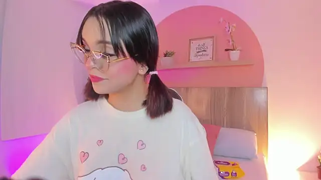 Clara Luu online show from June 16, 2:34 am