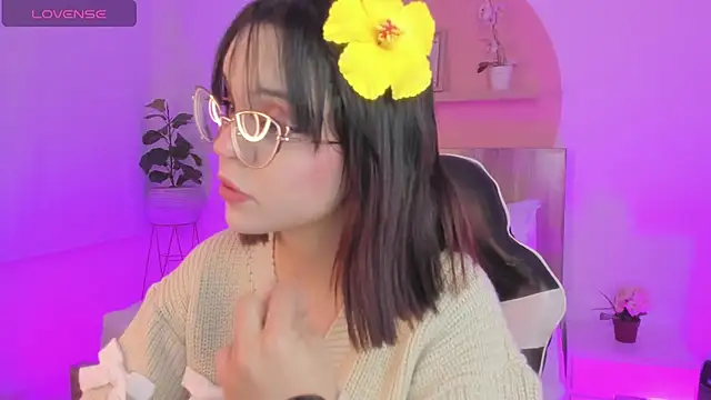 Clara Luu online show from July 7, 2:47 am