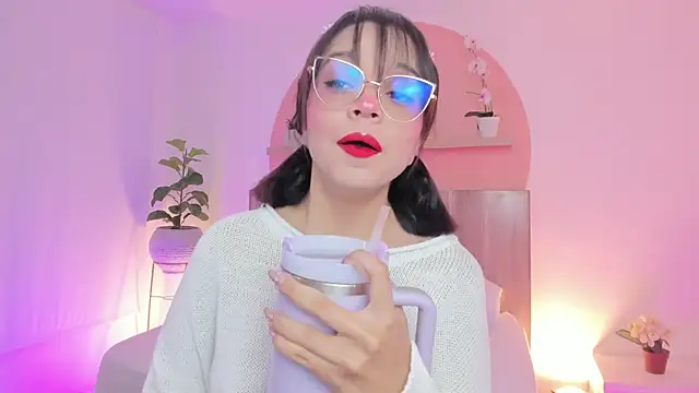 Clara Luu online show from May 1, 2:26 am
