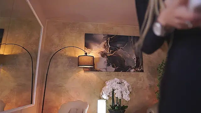 EllieRedd online show from November 28, 4:59 am