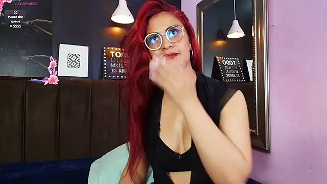 tiiny emilly online show from March 6, 8:48 pm