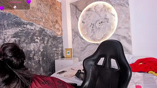 ChannelWhite  online show from March 6, 10:05 pm