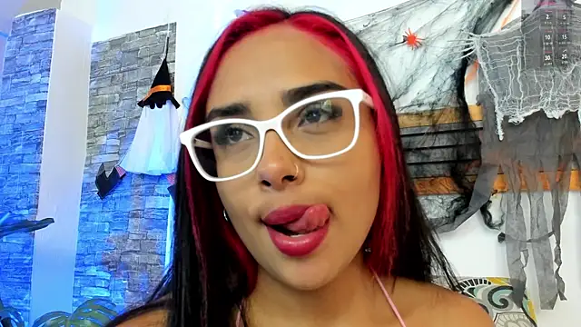 Snapshot of Sarita__love chatting on October 20, 2:14 am Sarita love online show from October 20, 2:14 am