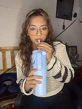 SoftLady S33 online show from April 28, 3:54 am