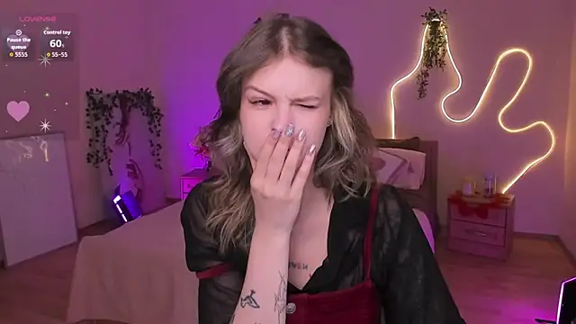 Lisa Blossom online show from June 15, 6:02 am