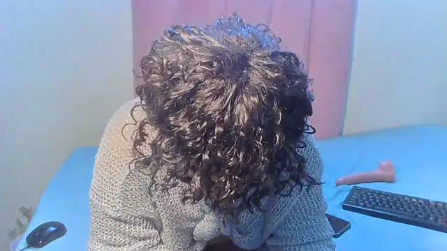 RoxyLuv77 online show from October 18, 9:27 pm