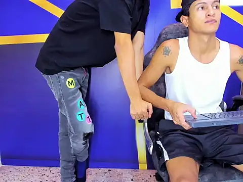 gustavo saaled19  online show from September 20, 7:45 pm