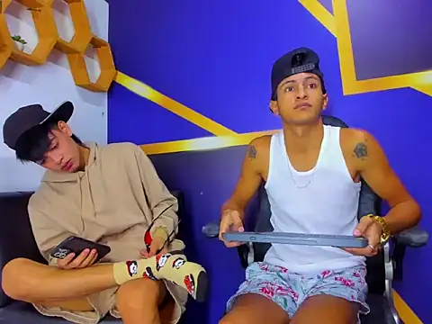 gustavo saaled19  online show from September 8, 7:46 pm