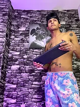 gustavo saaled19  online show from October 14, 12:02 am